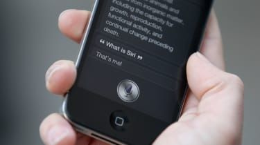 Samotni mężczyźni zwracają się do Siri, by znaleźć miłość