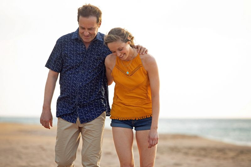 Death in Paradise Serie neun Jack mit seiner Tochter Siobhan