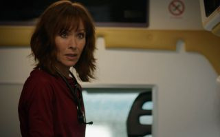 ¡La leyenda de las bajas, Amanda Mealing, se burla del giro de Holby City para Connie!