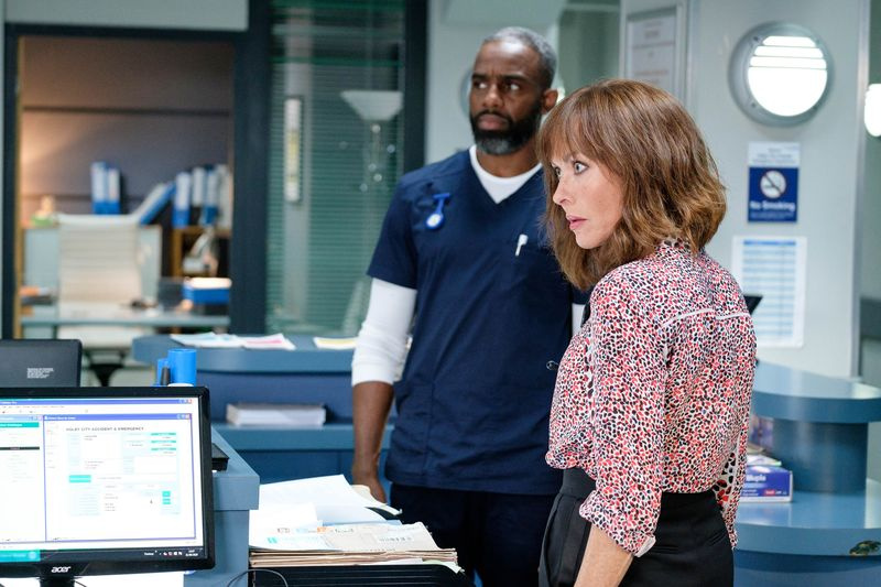Charles Venn ja Amanda Mealing kui Jacob ja Connie selle aasta alguses filmis Casualty.