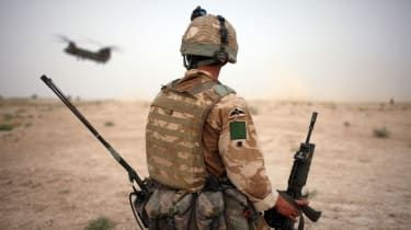 'Gebroken' majoor van het Britse leger zeven keer vrijgesproken geconfronteerd met nieuwe Irak-sonde