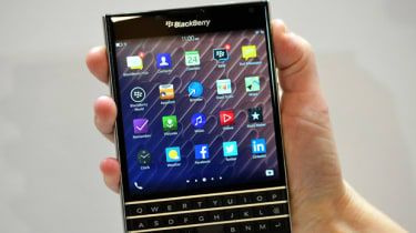 BlackBerry Passport pārskats: vai 'savdabīgais' tālrunis var glābt BlackBerry?