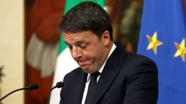 Italiens premiärminister Matteo Renzi avgår efter nederlag i folkomröstningen