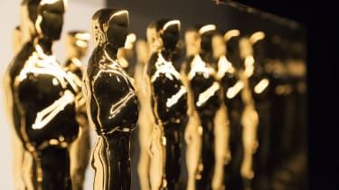 Oscarsgalan under brand då toppnomineringar stämplade som 'för vit och manlig'