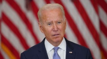 Comment les cotes d'approbation de Joe Biden et Donald Trump se comparent maintenant