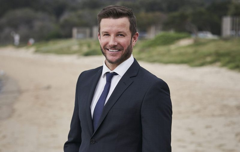 Luke Jacobz wrócił do Summer Bay jako Angelo Rosetta (kanał 5/siódmy)