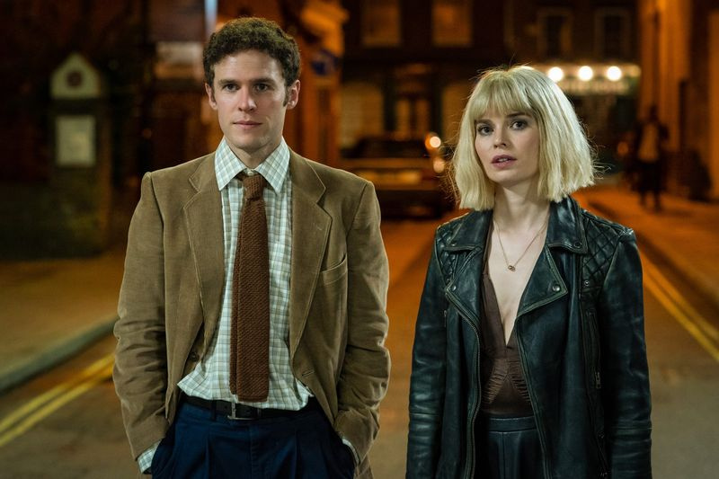 Όπως ήταν... Iain De Caestecker και Gina Bramhill ως νεότερες εκδοχές του Douglas and Connie in Us