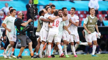 スペインはコペンハーゲンでクロアチアに5-3で勝利したことを祝う
