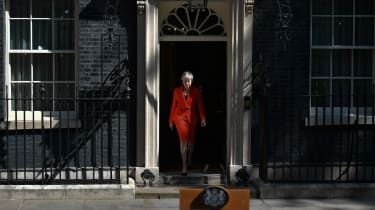 Missä Theresa May istuu huonojen pääministerien rivissä