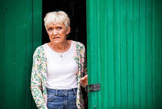 'EastEnders' vihjab Jean Slateri šokeerivale uuele romantikale ebatõenäolise Walfordi elanikuga
