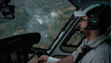 Un pilot în timpul unui zbor de supraveghere în Meru, Kenya