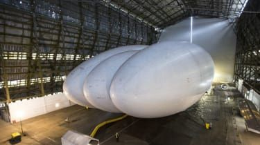 Este o navă spațială? Sau este un ou gigant? Cel mai mare avion din lume lansează o campanie de crowdfunding