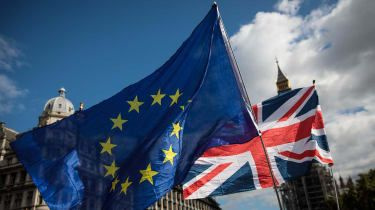 Steaguri Marea Britanie și UE