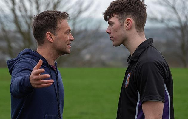 Steve ja Cory vaidlevad Ackley Bridge