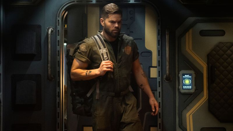 Wes Chatham ca Amos Burton în sezonul 5 al