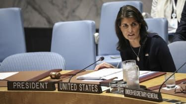 Hvorfor trakk Nikki Haley seg som USAs utsending til FN?