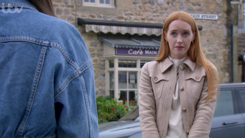 Cloe con Sarah Sugden Emmerdale