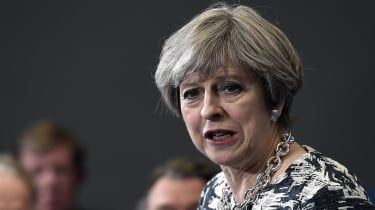 Bodo tako torijevci rešili 'problem Therese May'?