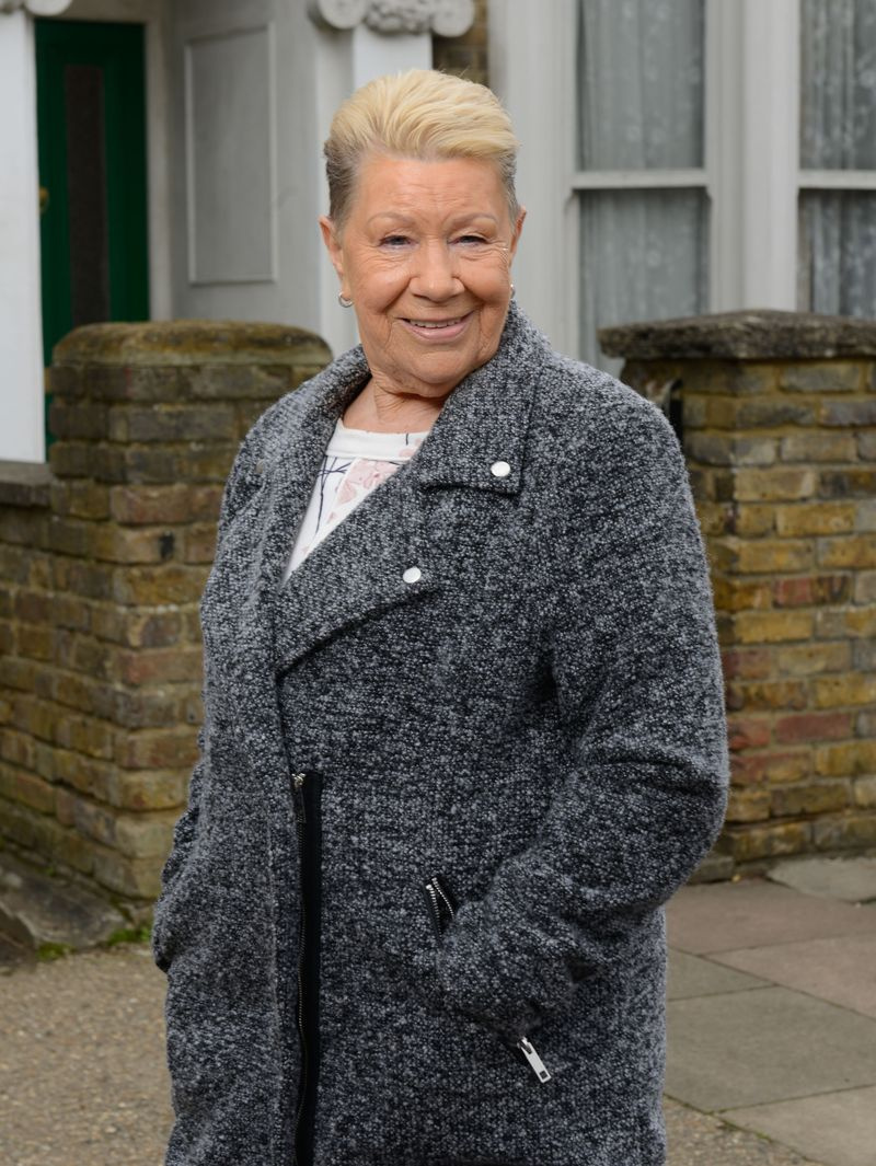 Laila Morse kā Mo Hariss filmā EastEnders