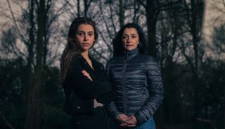 Zabójczyni Emmerdale, Meena WRESZCIE przyłapana, gdy przetrzymuje siostrę Manpreet jako zakładnika?