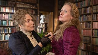 Fani oglądają „idealnie obsadę” Jennifer Saunders w komedii BBC „Ghosts”