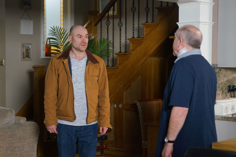 Coronation Streetin spoilerit: Onko Tim Metcalfe saanut Geoffin kiinni?