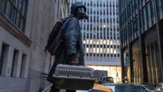 Y:ザ・ラストマン-画像は保護具で飾られたヨリック・ブラウンを特徴としています