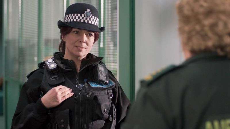 Stirling Gallacher Ffion Morgani rollis peaks naasma dramaatiliselt Casualtysse