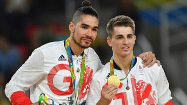 Louis Smith se omlouvám za video, které údajně ukazuje, jak zesměšňuje islám