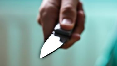 Naisten veitsen hallussapitorikokset lisääntyvät dramaattisesti
