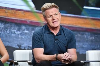 Gordon Ramsay primește primul loc de muncă de prezentare a unei emisiuni de jocuri BBC1 în orele de maximă audiență