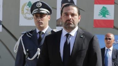 Libanonski premier Saad al-Hariri je 'začasno odložil' šokanten odstop