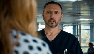 'Fletch siente tanta culpa', dice la estrella de 'Holby City' Alex Walkinshaw mientras Jeni está EXPUESTA.