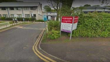 Beväpnat gäng hotar studenter på Lancashire College