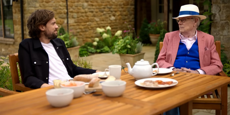   Jack Whitehall în Netflix's Fatherhood With My Father