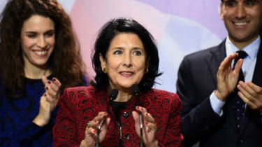 Salome Zurabishvili: Η Γεωργία εκλέγει την πρώτη γυναίκα πρόεδρο