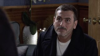 Coronation Street igra v filmu Peter Barlow MARRIAGE PROPOSAL za Carlo Connor