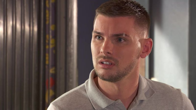 Hollyoaksi suvehaagis – Ste