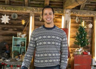 修理店のウィル・カークが初めて婚約者とクリスマスを共有しました... 11年間一緒に過ごした後！