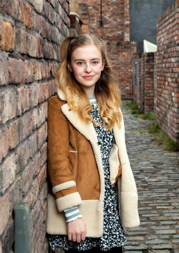 Summer, jota esittää Harriet Bibby, Coronation Street