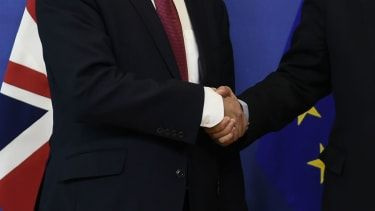 brexitové podanie ruky