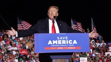Trump na mítingu v októbri 2021