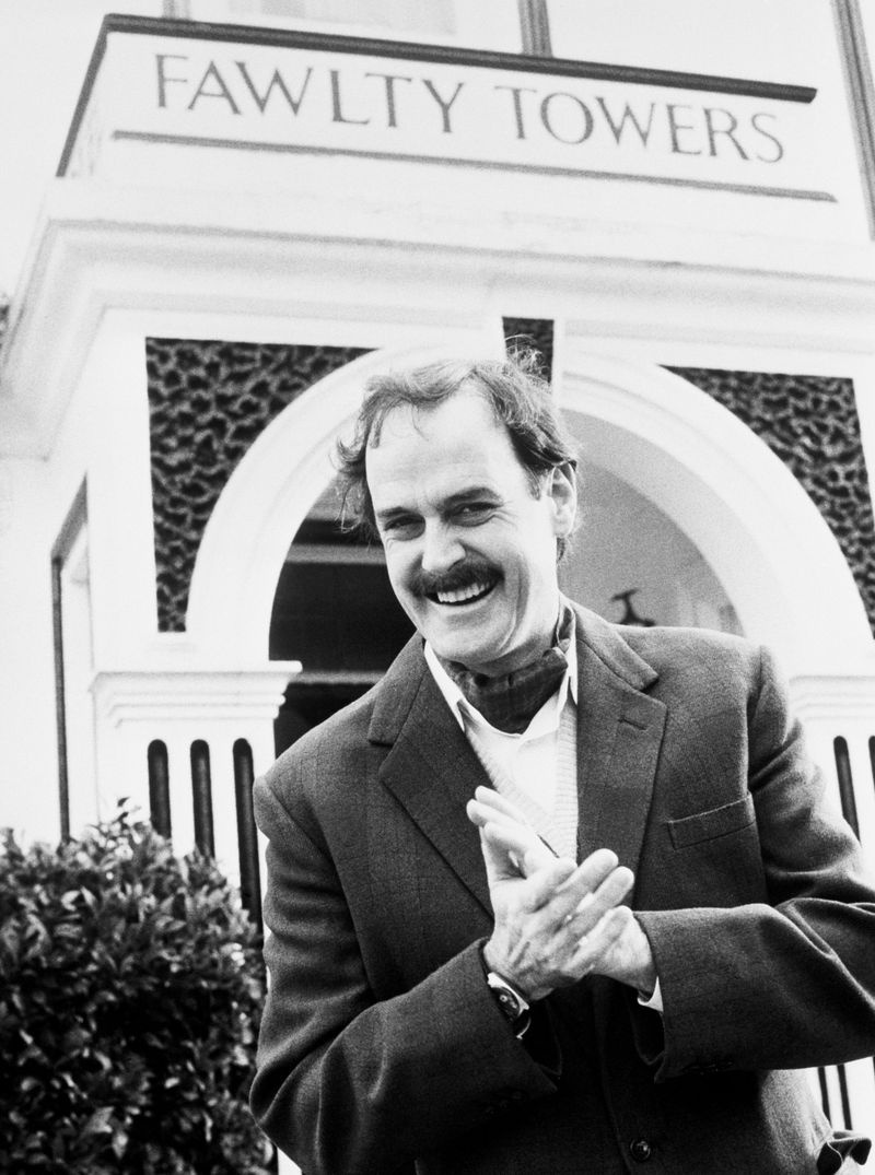 John Cleese como Basil Fawlty