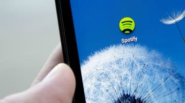 Piractwo muzyczne w Wielkiej Brytanii o połowę w ciągu pięciu lat