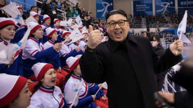 L'imitateur de Kim Jong Un étourdit les pom-pom girls nord-coréennes