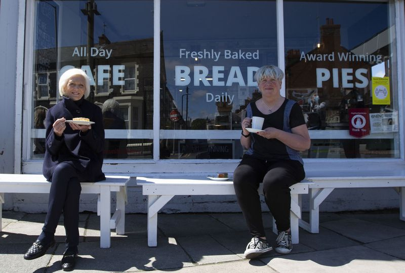 Τηλεόραση απόψε η Mary and Sally-Anne