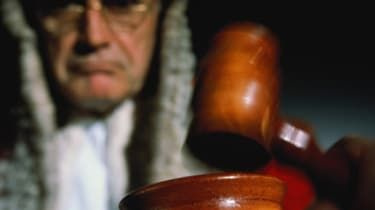 Großbritannien erwägt enorme Gefängnisstrafen im US-Stil, um ein Verbot für das ganze Leben zu vermeiden