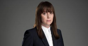 Keeley Hawes ως Lindsay Denton.