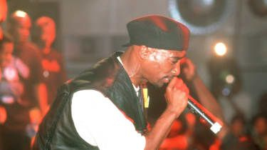 Kentuckys guvernør undskylder for at anklage Tupac Shakur for bedrageri med fordele