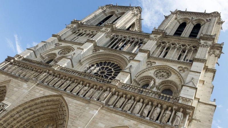Vale la pena ver: Un día de luna llena, 'PBS revisita Notre Dame,' Real Sports 'y la pandemia
